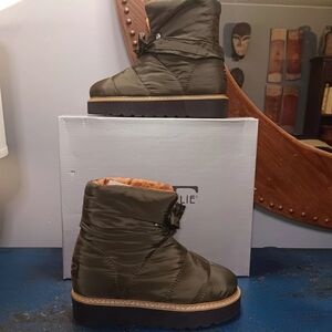 Cozy Olive Quilted Winter Boots